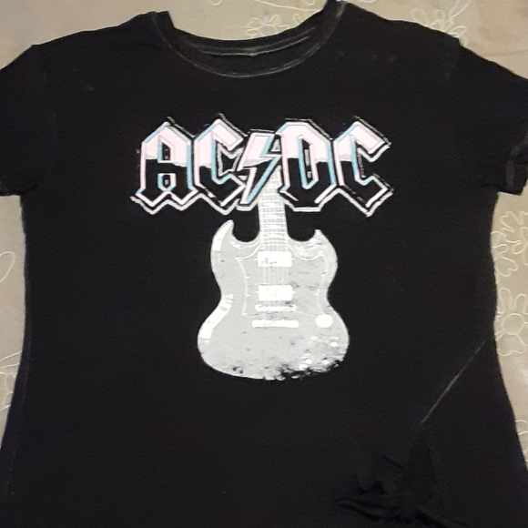 AC⚡DC ROCK BAND BEAUTIFUL TOP SIZE M WOMENS - Picture 2 of 5